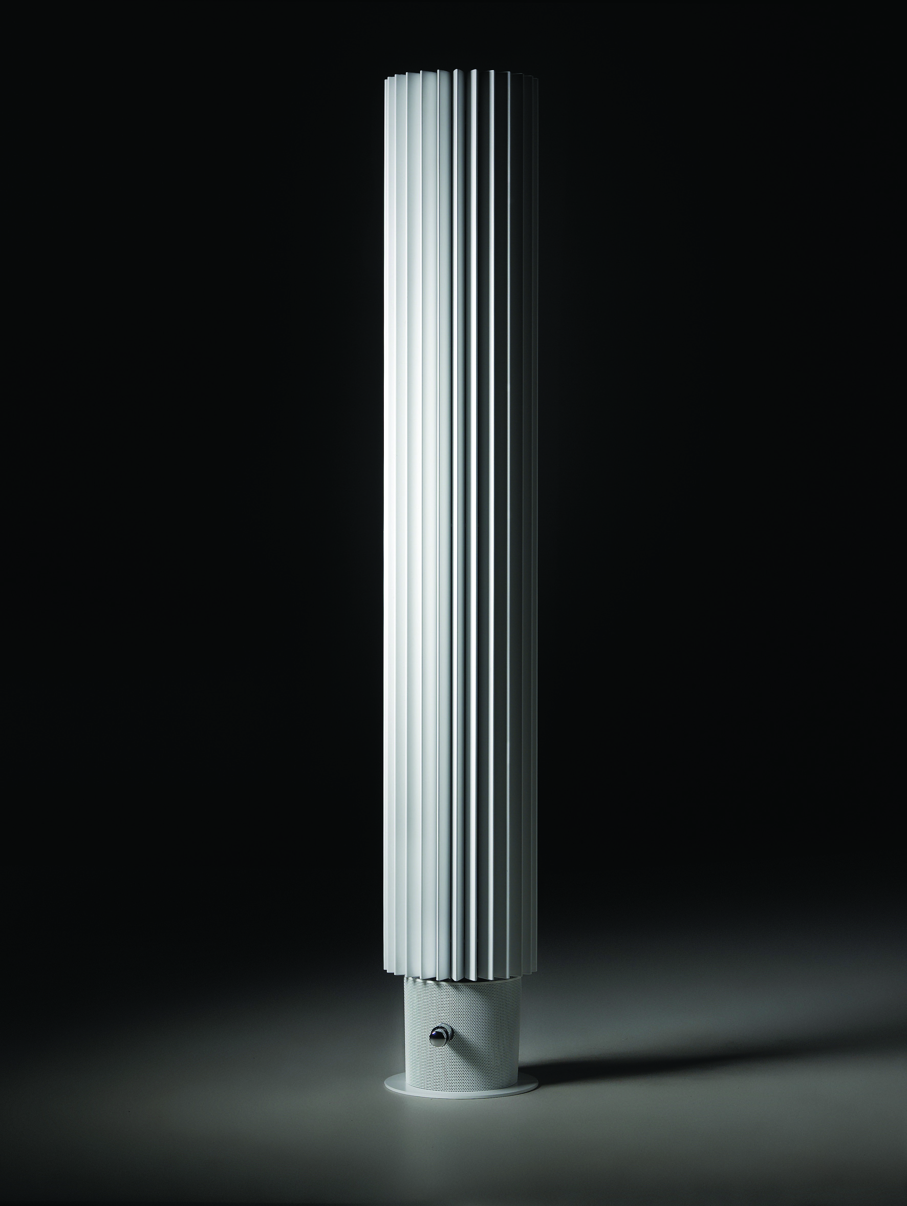 Дизайн-радиатор Jaga Iguana Circo Free-standing H240 L31 CIRF1.240031.313/MM/CL